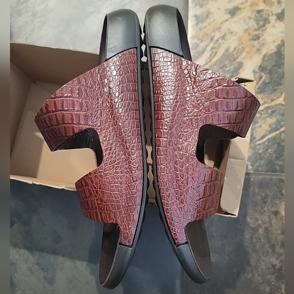 ECCO Cozmo 2-Band Sandals Cognac Animal Print NEW - Picture 3 of 8